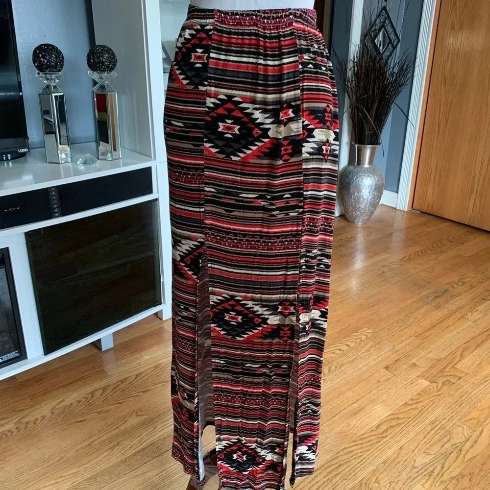 **NEW Rue21 Pattern Maxi Skirt - Picture 2 of 6